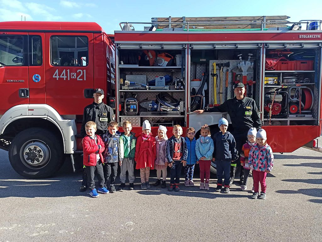 Bezpieczeństwo ważna sprawa – próbna ewakuacja w przedszkolu i spotkanie ze strażakami z Państwowej Straży Pożarnej w Gorlicach