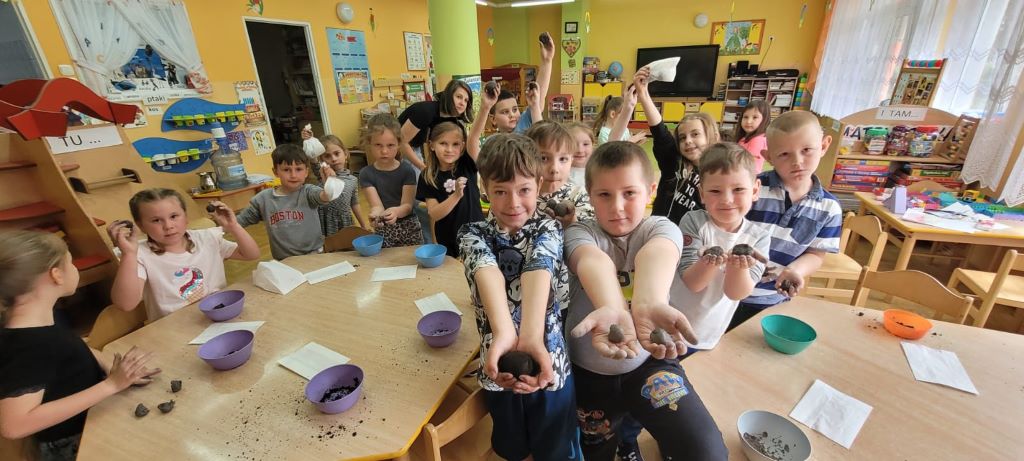 Zajęcia z cyklu ,,Dziki projekt” – PRACOWITY ŚWIAT PSZCZÓŁ